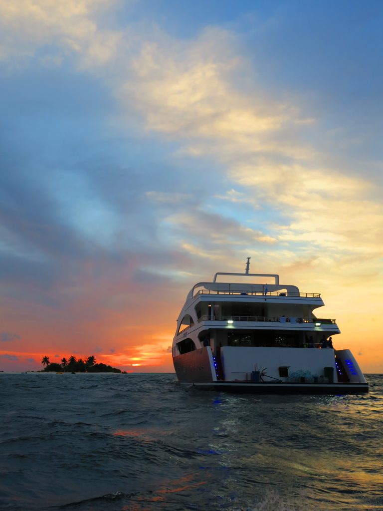Sechs Schiffe der Emperor Divers kreuzen auf den Malediven. Hier: Die Emperor Serenity. Foto: Emperor