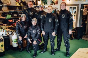 Die Testtauch-Crew der Norwegen-Reise 2018. Foto: Julian Jankowski. 