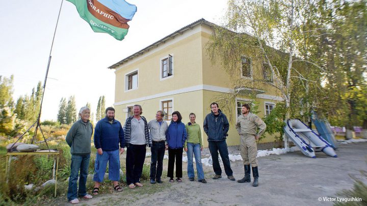 Das Team: Vereint unter der Flagge der National Geographic Society arbeiteten Forscher aus vier Nationen – Amerikaner, Kirgisen, Russen und Ukrainer.