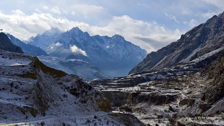 Eine Gegend ohne Horizont: der Berg Gyulcha-Tau. Sogar die Mythen der Einheimischen spielen in der Senkrechten.